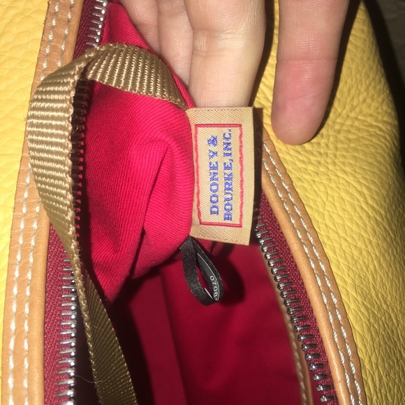 Dooney & Bourke Dandelion Paige Sac Leather Hobo - Picture 7 of 8